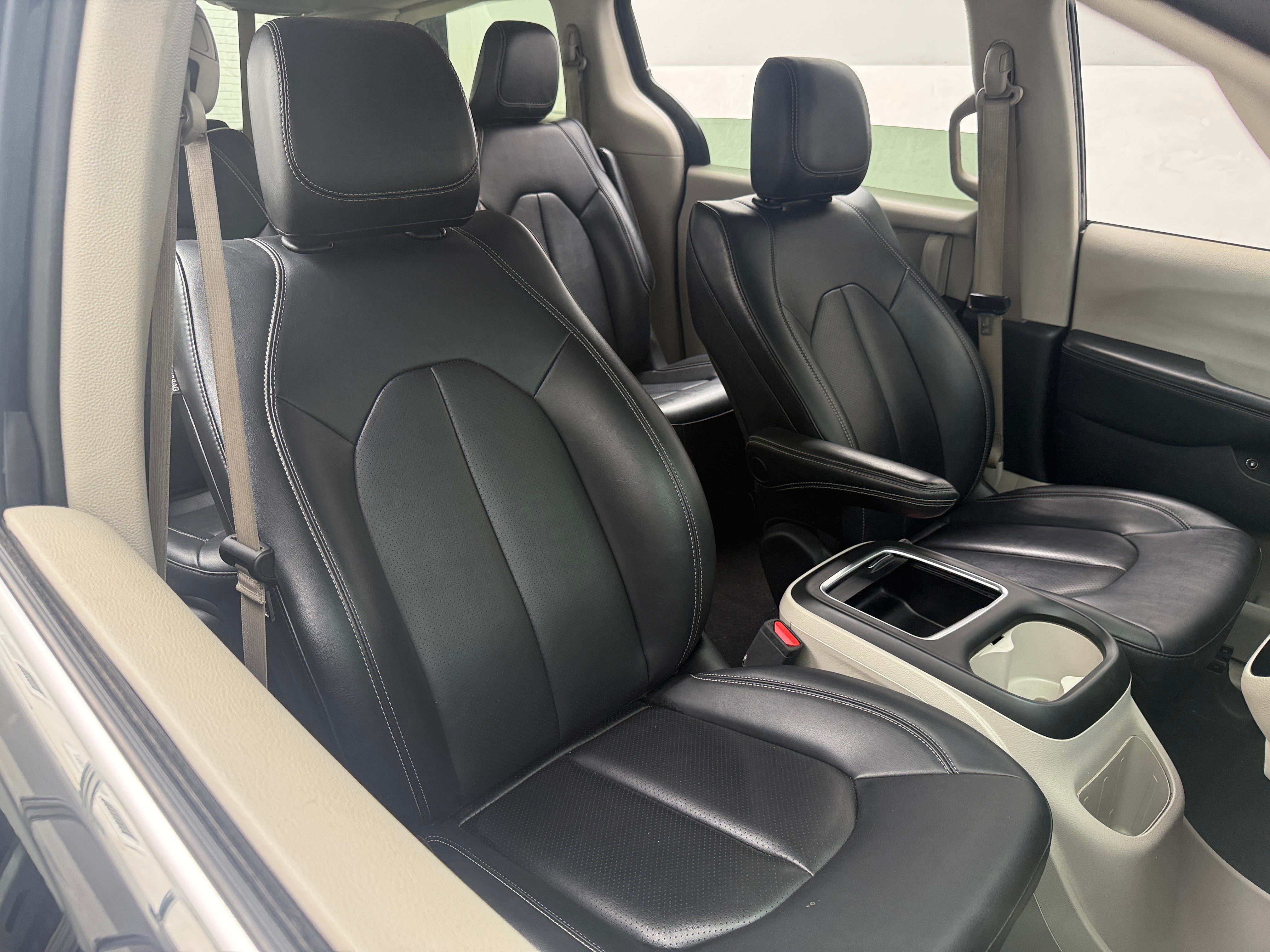 chrysler pacifica phev 2024 2C4RC1S71RR137823 image chrysler pacifica phev 2024 2C4RC1S71RR137823 image